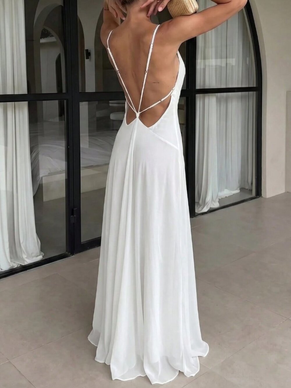 White Elegant Backless Women's Sexy Beach Holiday Dress - Picture 4 of 9